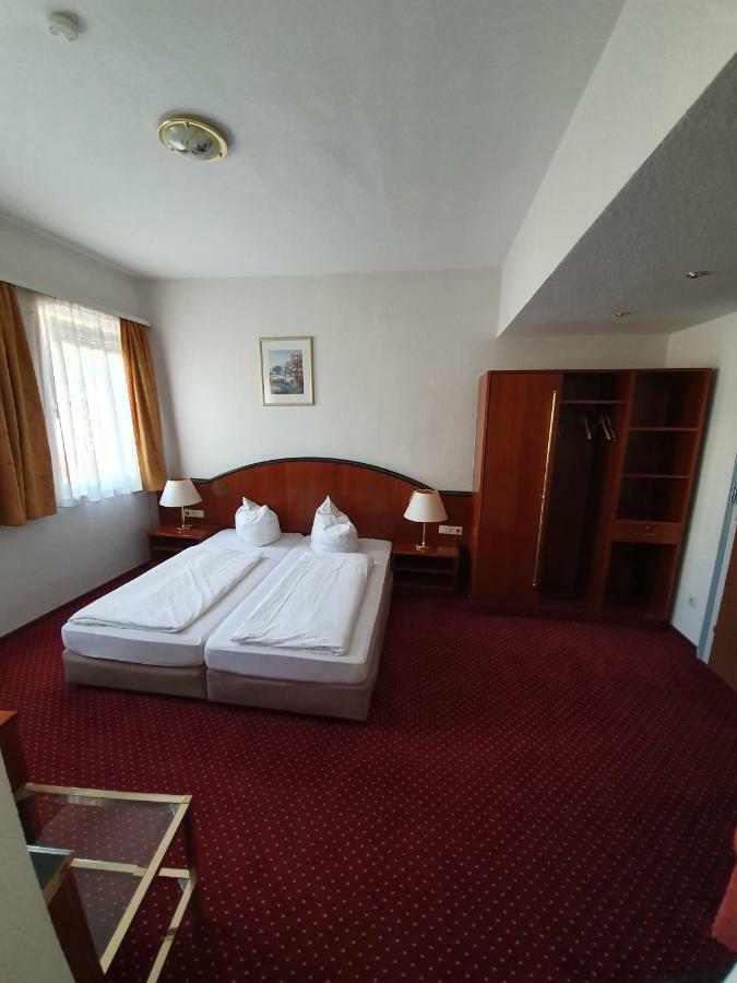Hotel & Restaurant Krone Rehau Екстер'єр фото