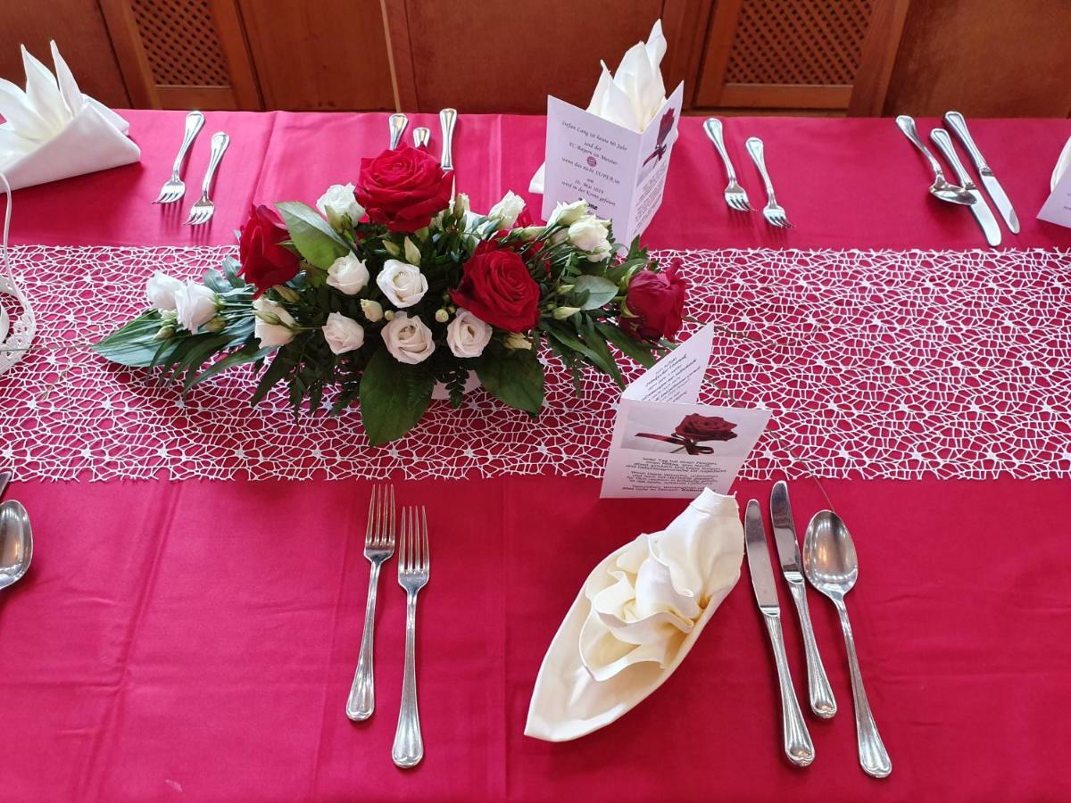 Hotel & Restaurant Krone Rehau Екстер'єр фото